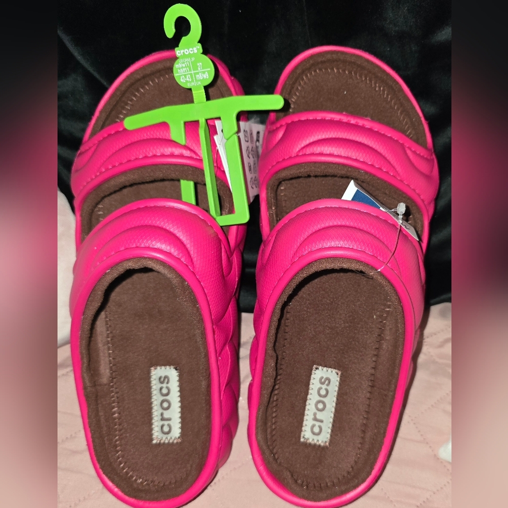 CROCS sandals cozzzy Unisex Size 11-9 - Picture 2 of 4